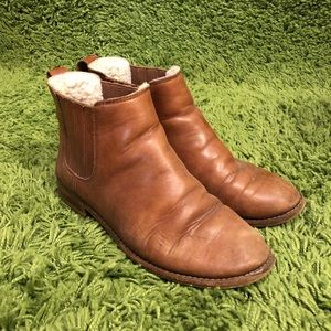 Madewell Chelsea Boot in Shearling